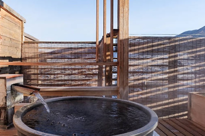 Finding a Cabin with a Hot Tub and Fireplace Near Tamarack, Idaho